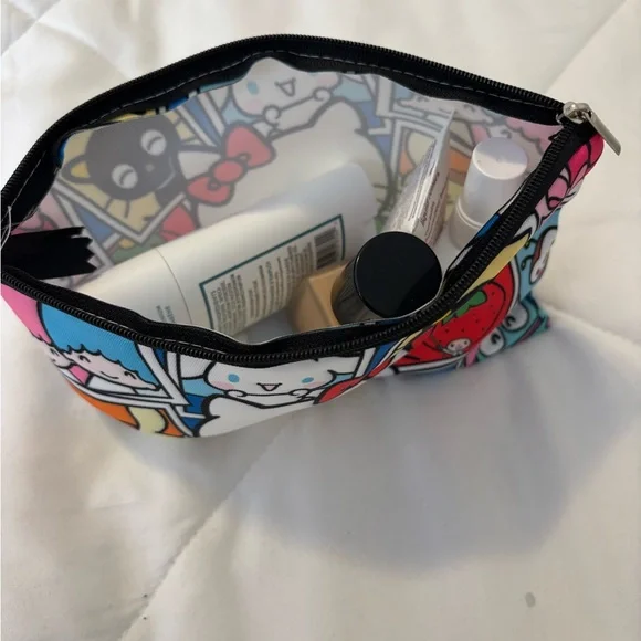 Hello Kitty Fun & Colorful Pouch - Picture 3 of 3